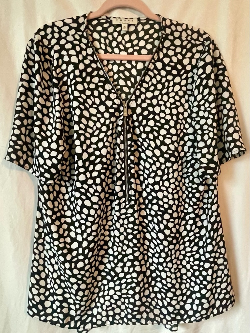 Chaus Black & White Printed V-Neck Zip Front Women's Top XL